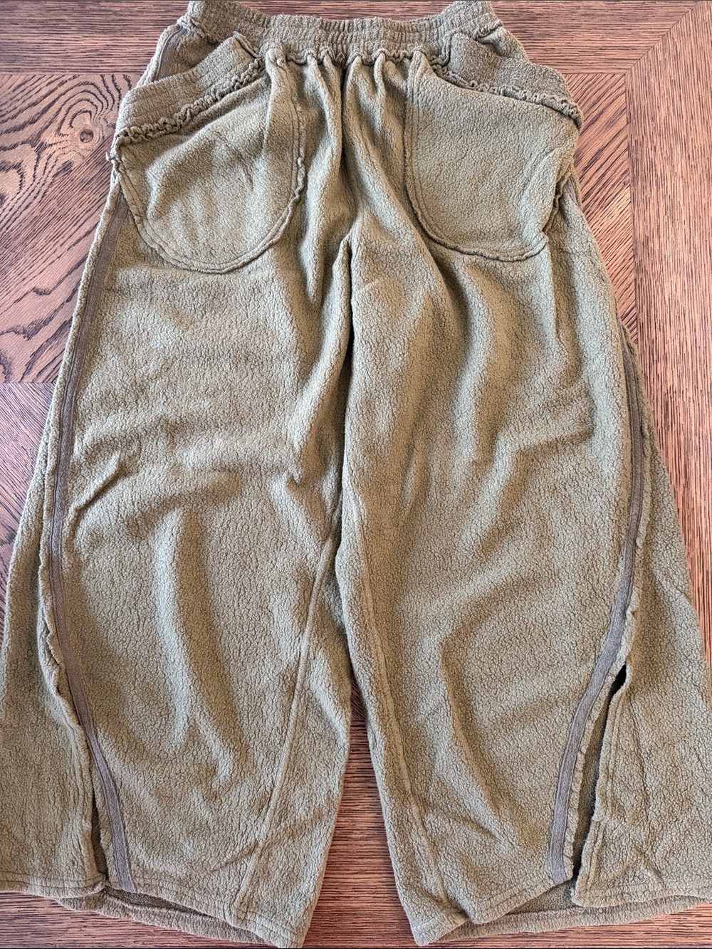 Free People women’s wide leg Olive Green Fleece Bottoms